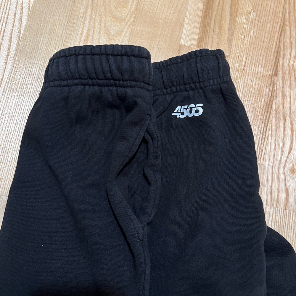 Jogger - Picture 4 of 4